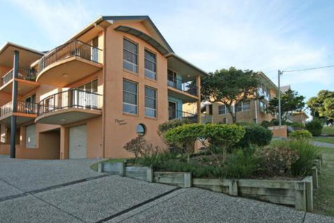 Phoenix Terrace Townhouse Yamba - Dalby Accommodation 5