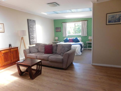 AmbleaWhile On Tamar - Dalby Accommodation 4