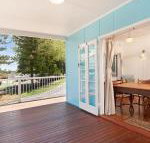 The Blue House flat walk to river  beach - Dalby Accommodation