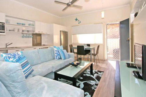 Yamba Daze Sunset Pet Friendly - Dalby Accommodation 3