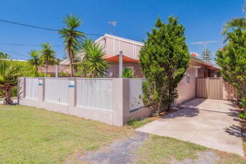 Yamba Daze Sunset Pet Friendly - Dalby Accommodation 4