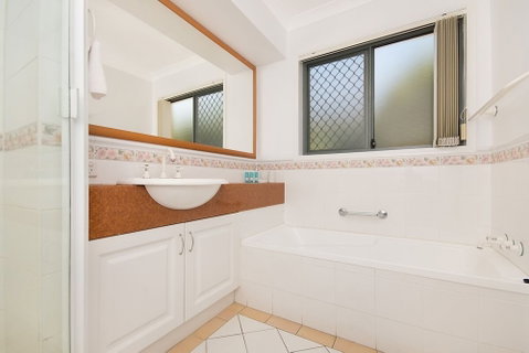 32 Beachside Way - Dalby Accommodation 1