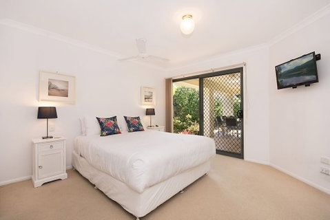 32 Beachside Way - Dalby Accommodation 0