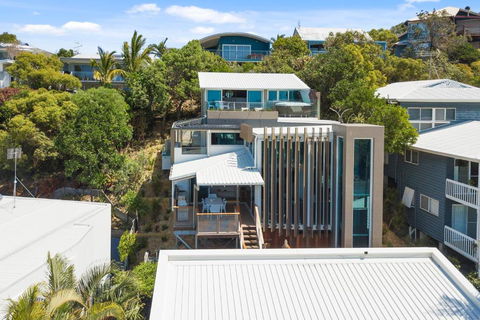 Architectural Masterpiece Sunshine Beach - Dalby Accommodation 4