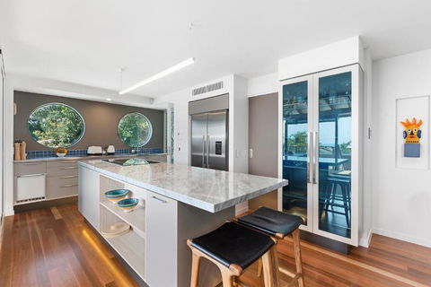 Architectural Masterpiece Sunshine Beach - Dalby Accommodation 5