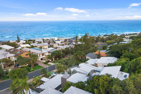 Architectural Masterpiece Sunshine Beach - Dalby Accommodation 3