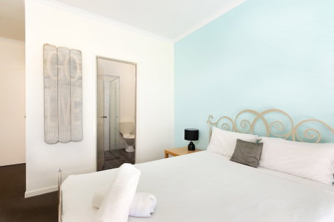 Six River - Dalby Accommodation 0