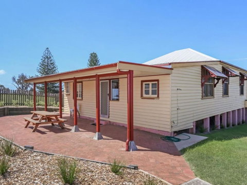 Yamba Pilot Cottage 1 Pets Welcome Close To Beach - Dalby Accommodation 4