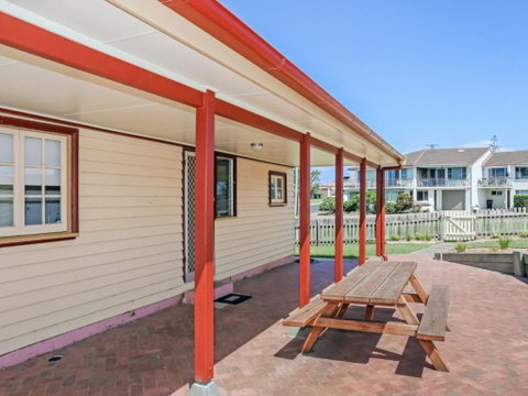 Yamba Pilot Cottage 1 Pets Welcome Close To Beach - Dalby Accommodation 6