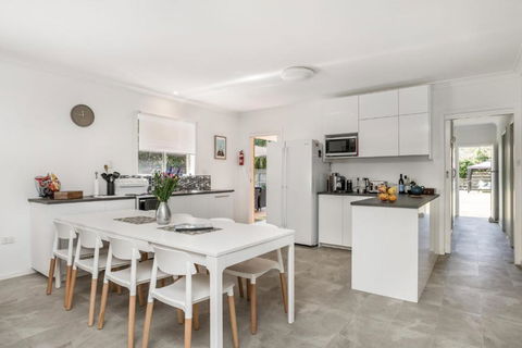 A SWEET ESCAPE Carefree Beach Home - Dalby Accommodation 6
