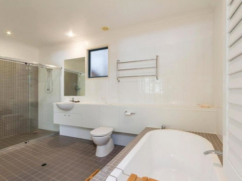 Saltwater Unit 4 - Dalby Accommodation 6