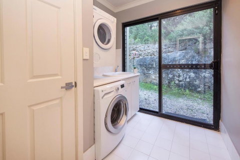 Top Of The Hill - Dalby Accommodation 6