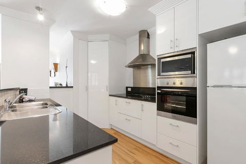 The Palms 2 At Clarkes Beach - Dalby Accommodation 5
