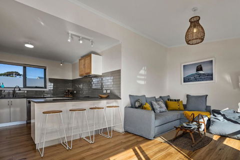 GRANITE BEACH HOUSE At Bay Of Fires - Dalby Accommodation 6