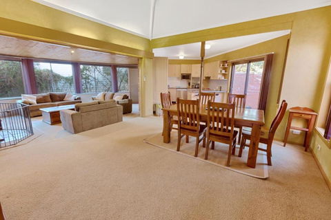 Above Sunset 100m From The Paynesville Lakes - Dalby Accommodation 6