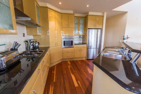 Aqua Vista A Stroll To Paynesville Forshore - Dalby Accommodation 4