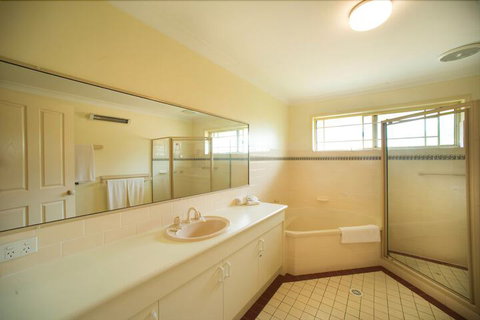 Birchgrove Apartments - Dalby Accommodation 5
