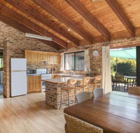 75 River Rd Tabourie Hideaway - Dalby Accommodation