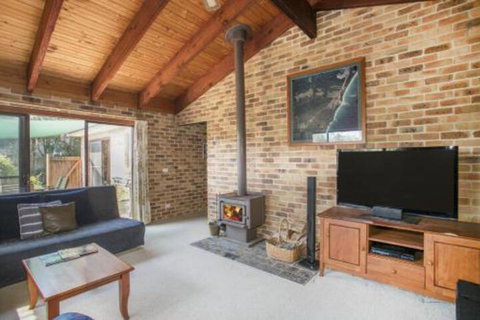 75 River Rd Tabourie Hideaway - Dalby Accommodation 2
