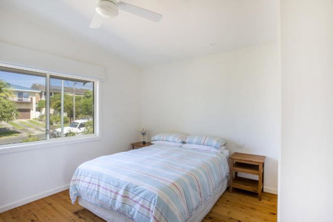 11 Riley St. Stylishly Modern - Dalby Accommodation 3