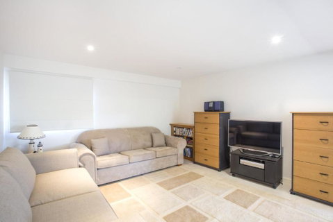 11 Riley St. Stylishly Modern - Dalby Accommodation 6