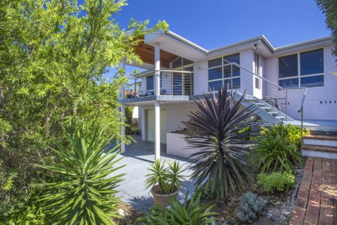 58 Seaview St. Summer Days - Dalby Accommodation 5