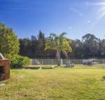 77 Lake Entrance Rd Waterfront Wonder - Dalby Accommodation