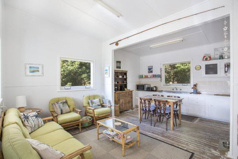 Retro Beach Cottage 681 Murramarang Rd - Dalby Accommodation 5
