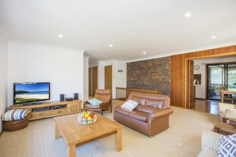Relaxed Homely Retreat 57 Carroll Ave - Dalby Accommodation 3