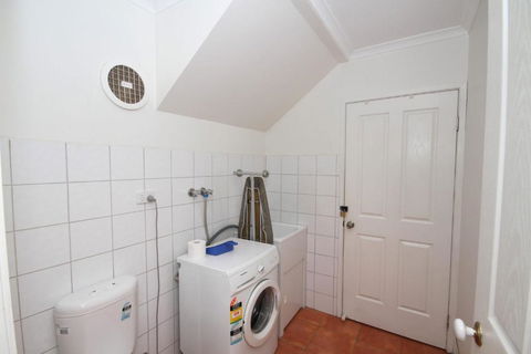 FANTASTIC HOLIDAY UNIT In A PERFECT LOCATION - Dalby Accommodation 4