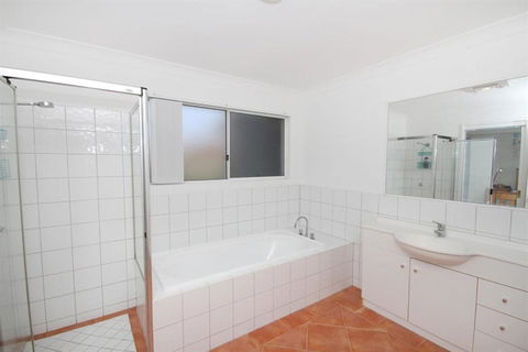 FANTASTIC HOLIDAY UNIT In A PERFECT LOCATION - Dalby Accommodation 3