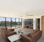 Seascape Apartments Unit 1201A Luxury apartment with views of the Gold Coast  Hinterland - Dalby Accommodation