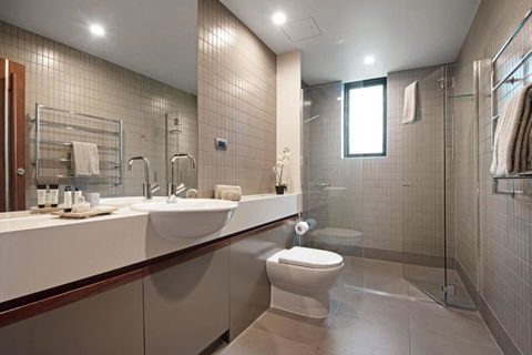 Yacht Club Villa 33 Serenity 4 Bedroom 4 Bathroom House Ocean Views 2 Buggies - Dalby Accommodation 2