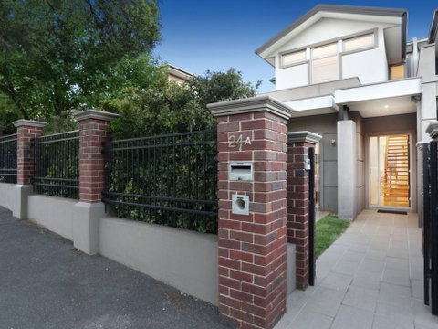 Kew Luxurious Townhouse - Dalby Accommodation 2