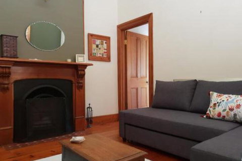Salty Eyre Glenelg - Dalby Accommodation 6