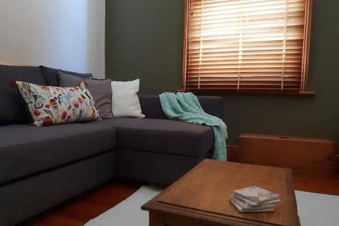 Salty Eyre Glenelg - Dalby Accommodation 5