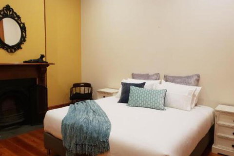 Salty Eyre Glenelg - Dalby Accommodation 3