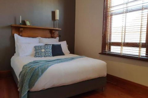 Salty Eyre Glenelg - Dalby Accommodation 4