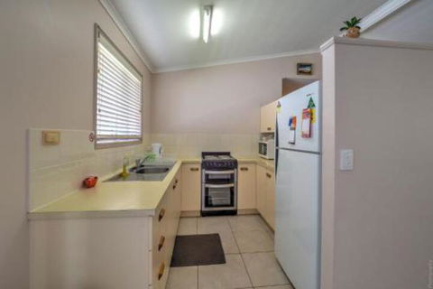 Affordable Holiday Home - Dalby Accommodation 7