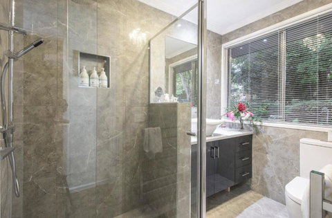 The Beeches Olinda - Dalby Accommodation 6