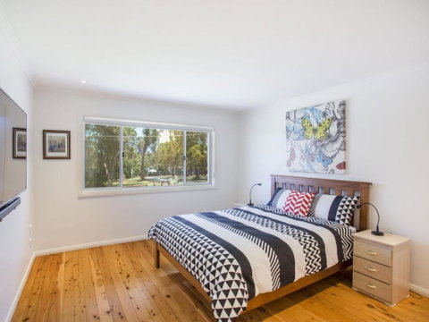 17A Crescent St. ULLADULLA - Dalby Accommodation 3