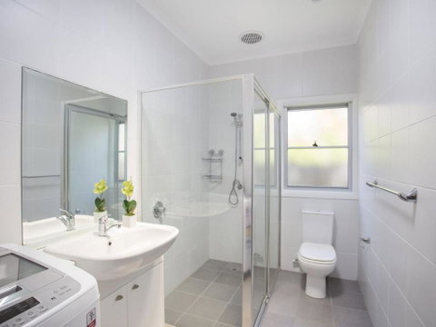 17A Crescent St. ULLADULLA - Dalby Accommodation 7