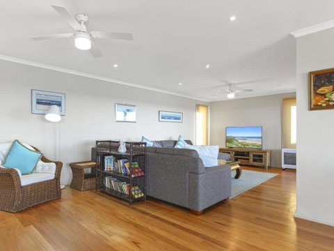 South Pacific Crescent 75 Ulladulla - Dalby Accommodation 5
