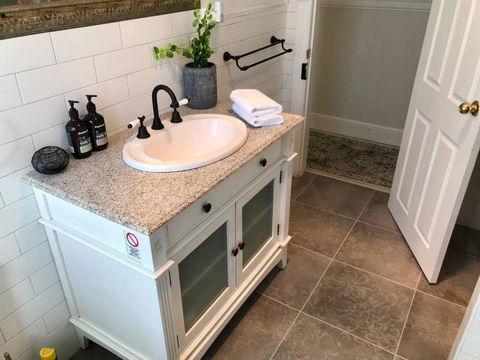 YSG The Edward Townhouse 153 Walk To Town - Dalby Accommodation 4