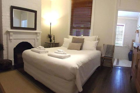 YSG The Edward Townhouse 157 Steps To Town - Dalby Accommodation 3