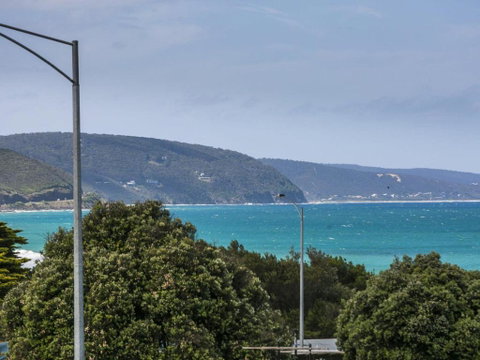 WATERFRONT THREE In The Heart Of Lorne - Dalby Accommodation 1