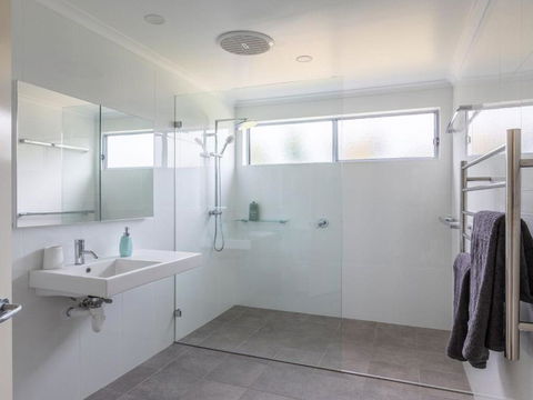 Aloha Direct Beach Access From Property - Dalby Accommodation 1