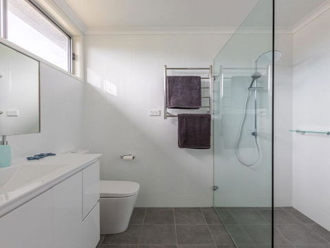 Aloha Direct Beach Access From Property - Dalby Accommodation 4