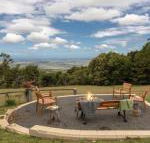 Captains Lookout elevated ocean views rural stay - Dalby Accommodation