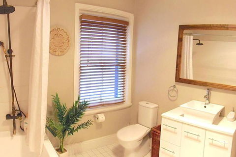 YSG The Edward Townhouses 155 & 157 Steps To Town - Dalby Accommodation 6